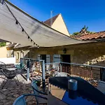 Holiday home Agreable Maison Au Pied Du Chateau *