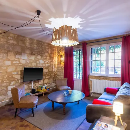 Agreable Maison Au Pied Du Chateau