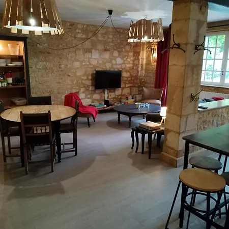 Vakantiehuis Agreable Maison Au Pied Du Chateau