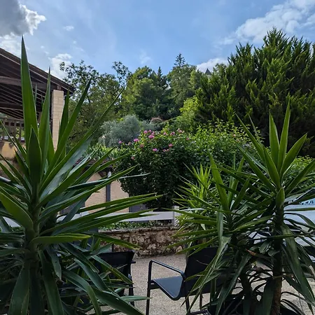 Maison Au Pied Du Chateau *