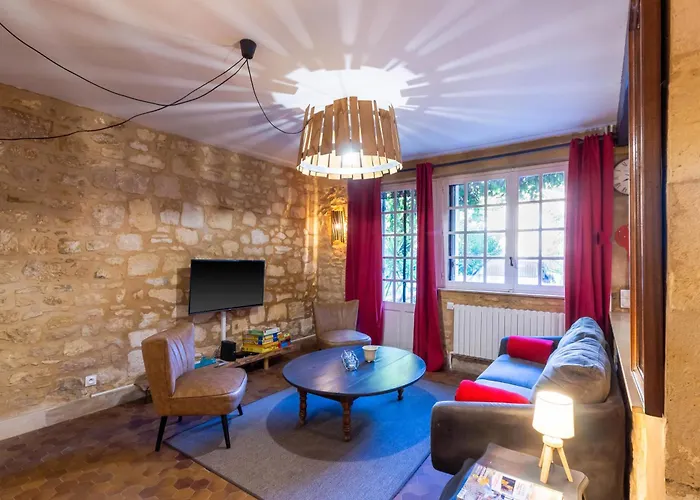 Agreable Maison Au Pied Du Chateau