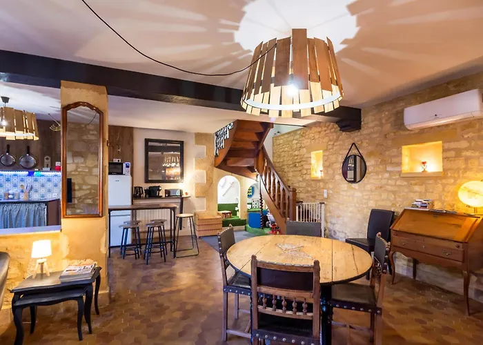 Agreable Maison Au Pied Du Chateau *