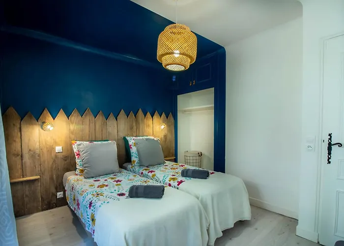 Agreable Maison Au Pied Du Chateau קסטלנו-לה-שאפל